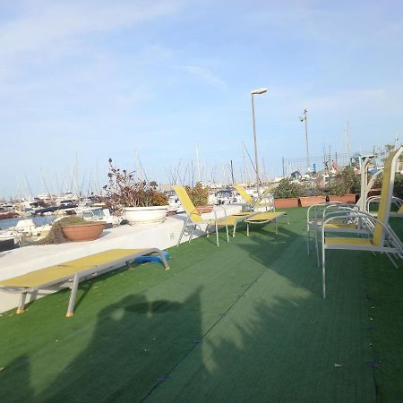 La Tua Stanza A Vela Sul Mare Hotel Bari Ngoại thất bức ảnh
